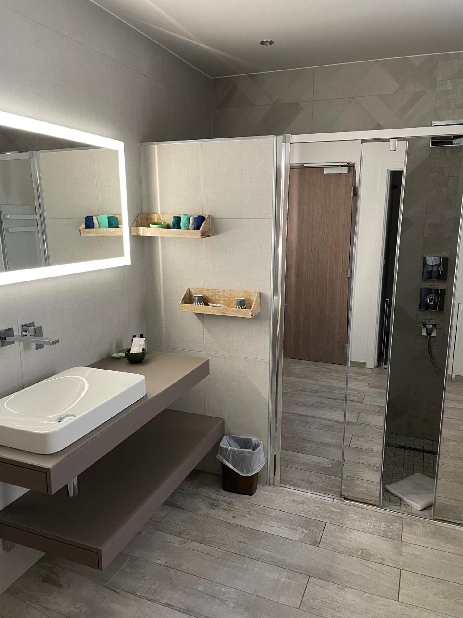 Hotel Le Rabelais Le Lavandou Eksteriør bilde