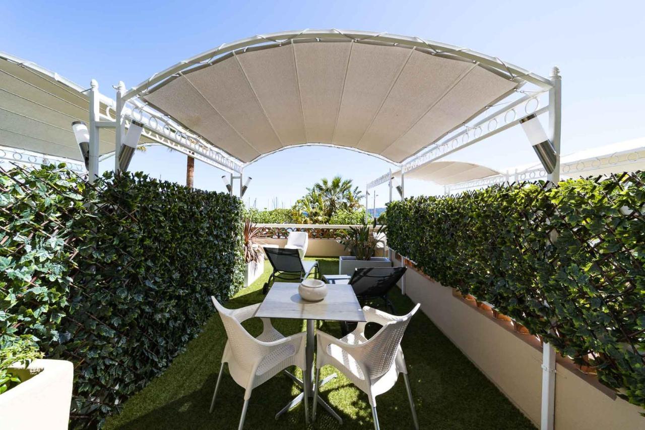 Hotel Le Rabelais Le Lavandou Eksteriør bilde