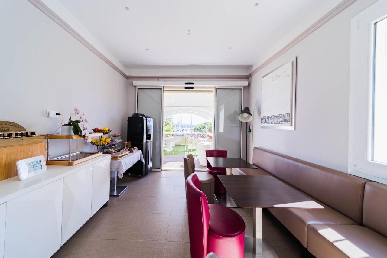 Hotel Le Rabelais Le Lavandou Eksteriør bilde